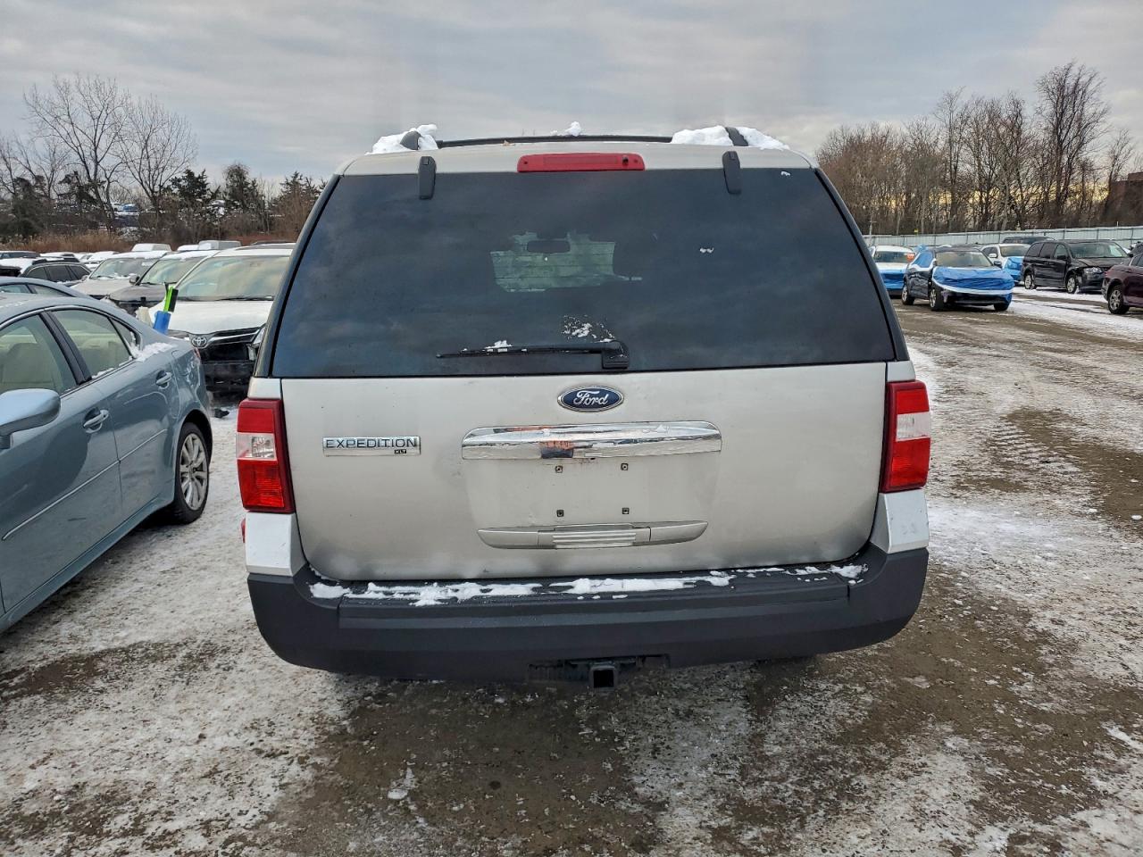 2010 FORD EXPEDITION XLT photo 6