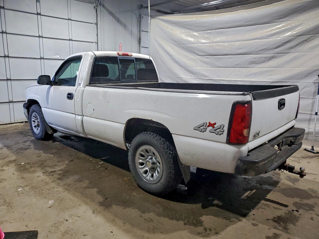 2005 CHEVROLET SILVERADO K1500 photo 2