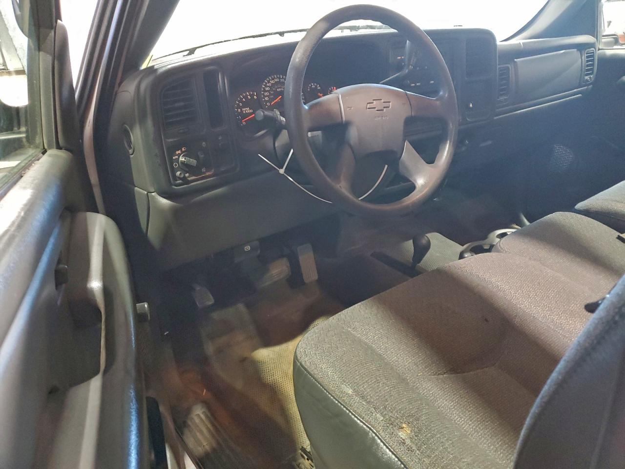 2005 CHEVROLET SILVERADO K1500 photo 8