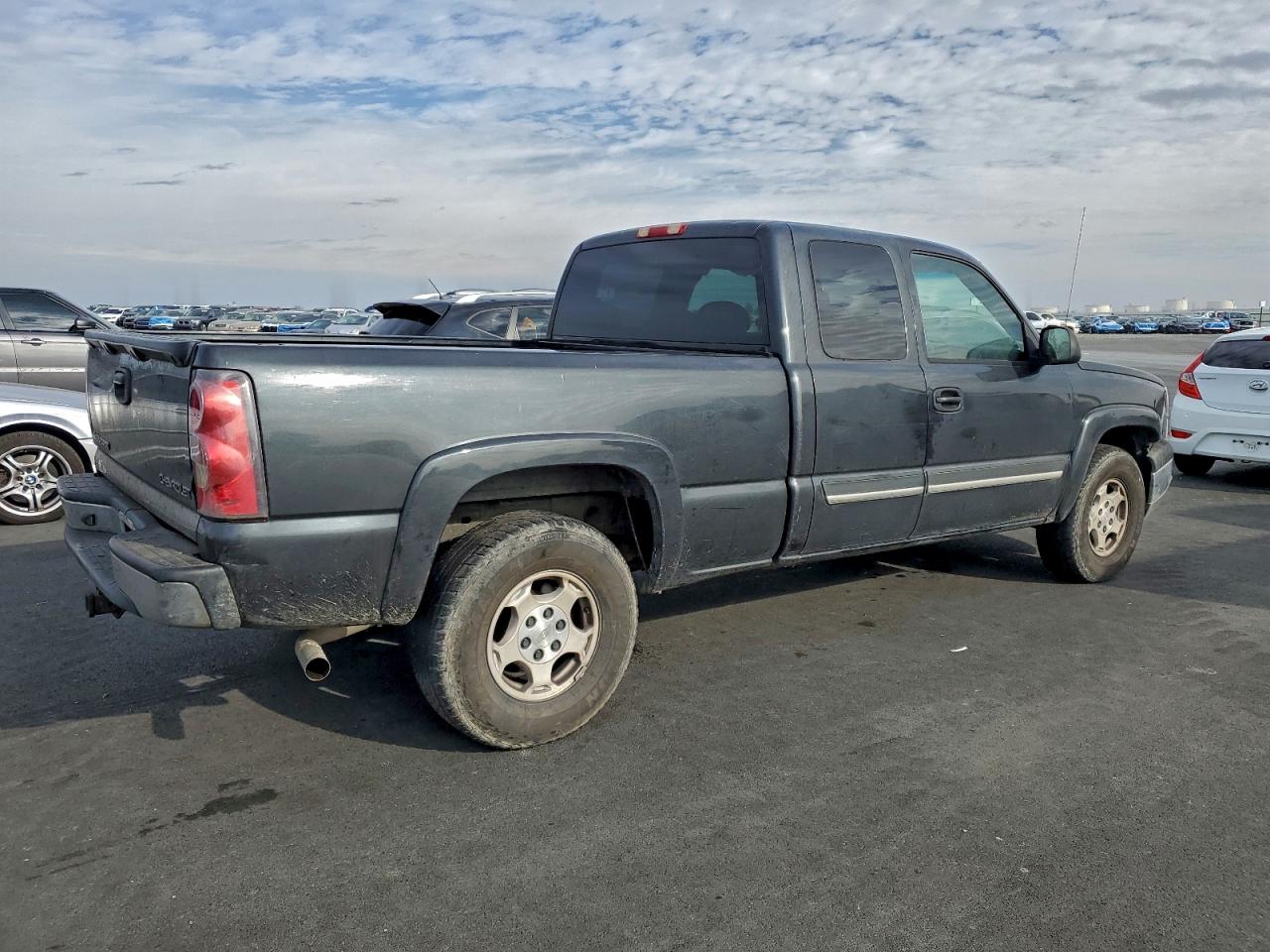 2004 CHEVROLET SILVERADO K1500 photo 5