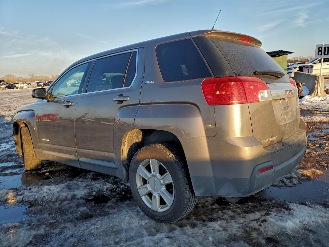 2012 GMC TERRAIN SLE photo 2
