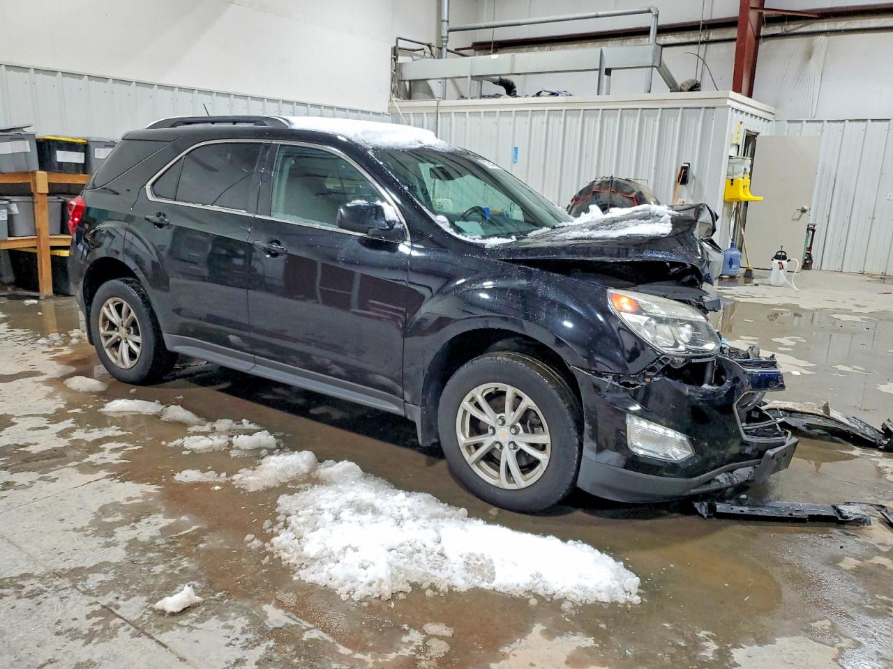 2017 CHEVROLET EQUINOX LT photo 4
