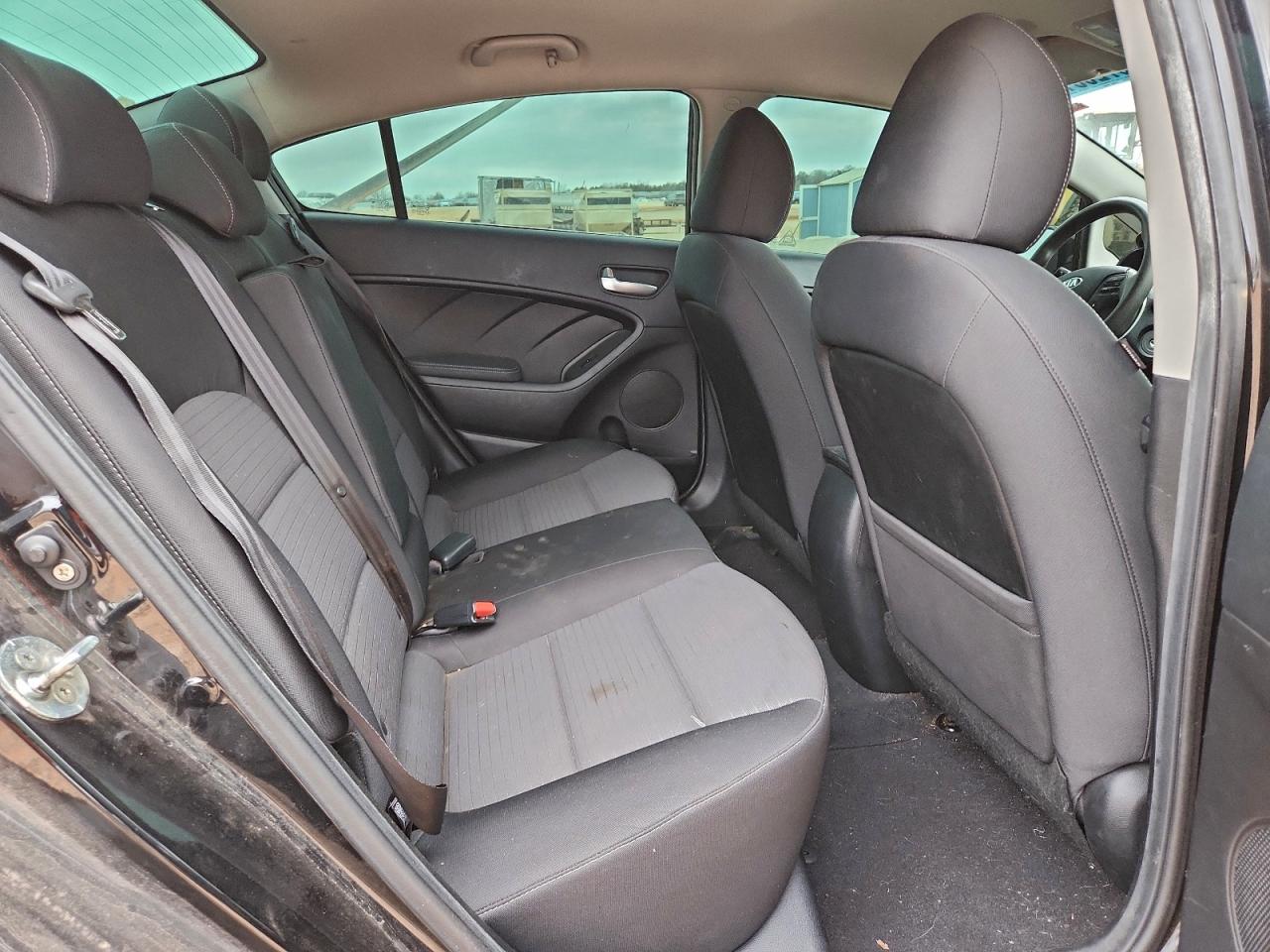 2017 KIA FORTE LX photo 10