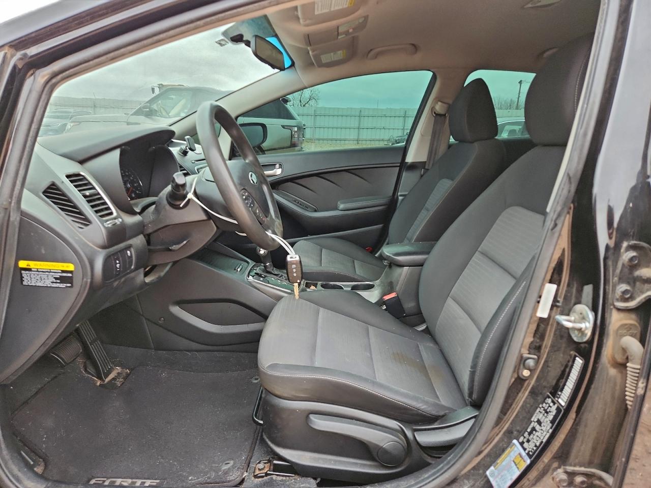 2017 KIA FORTE LX photo 7