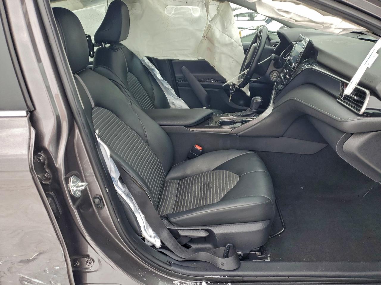 2024 TOYOTA CAMRY SE NIGHT SHADE photo 7