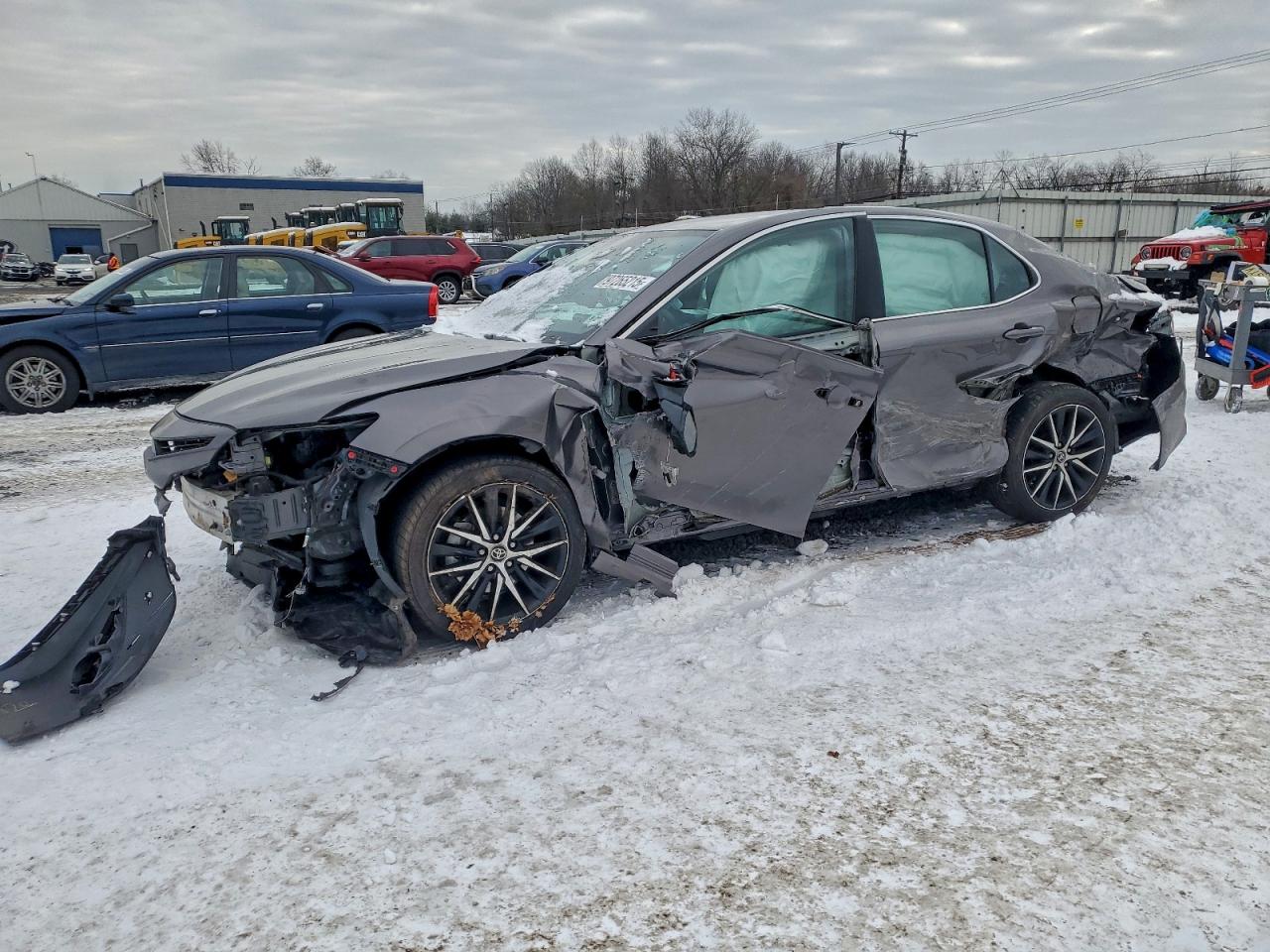 2024 TOYOTA CAMRY