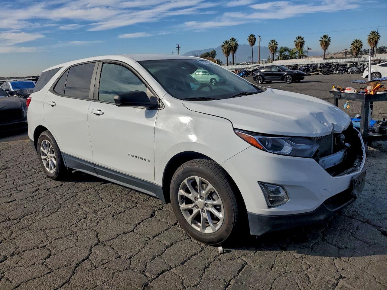 2020 CHEVROLET EQUINOX LS photo 4
