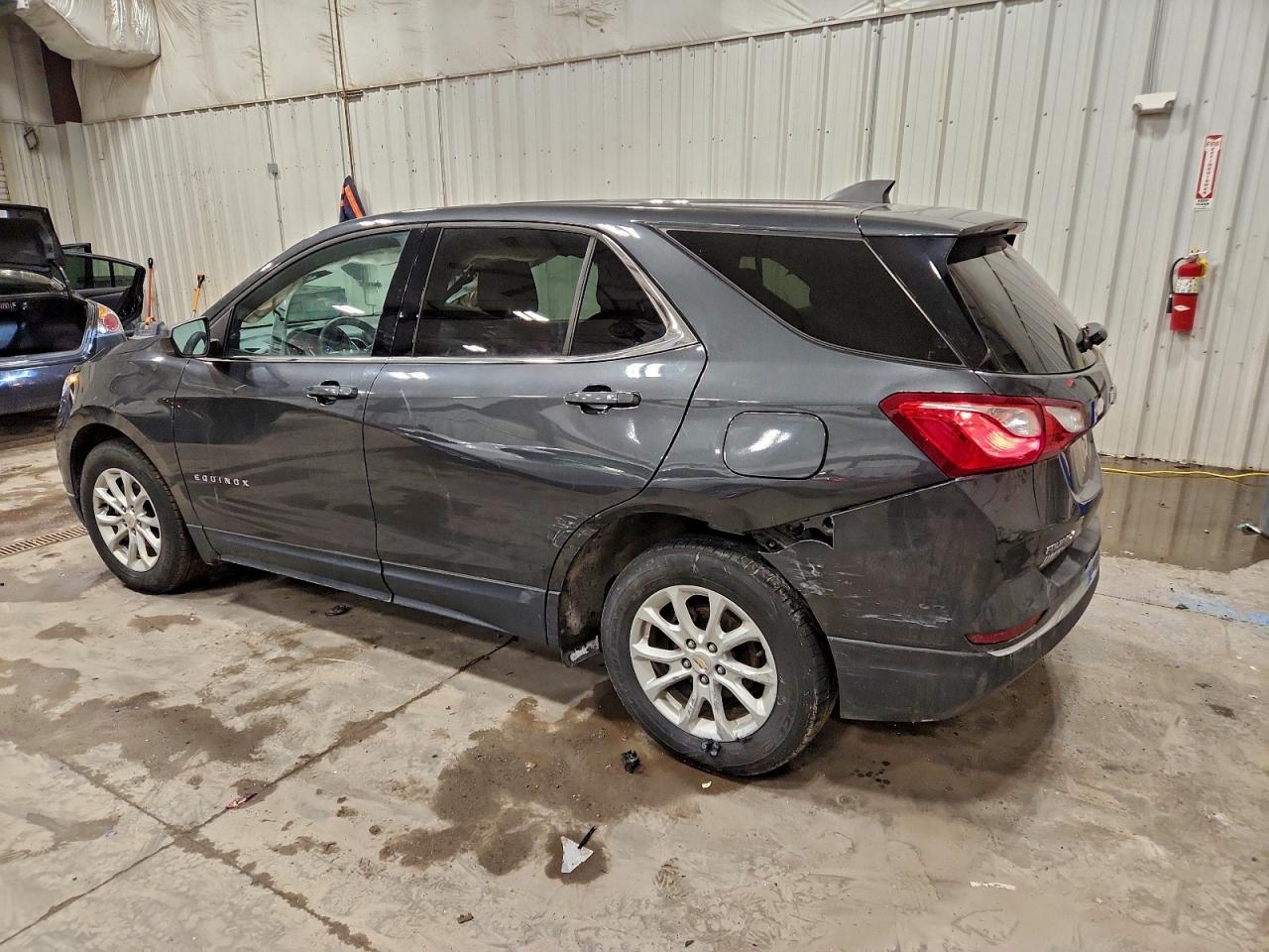 2019 CHEVROLET EQUINOX LT photo 2