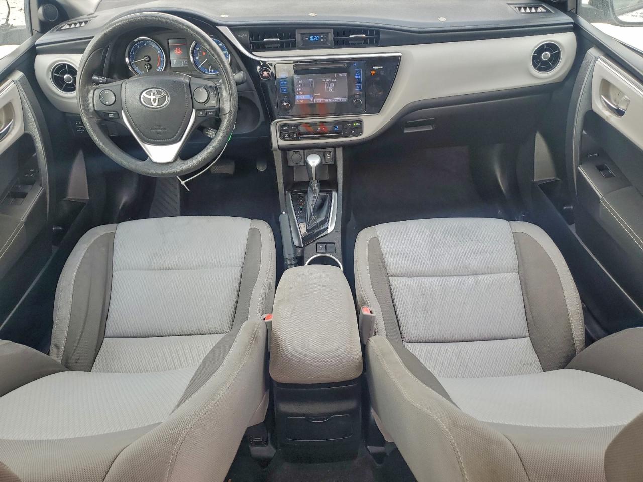 2017 TOYOTA COROLLA L photo 8