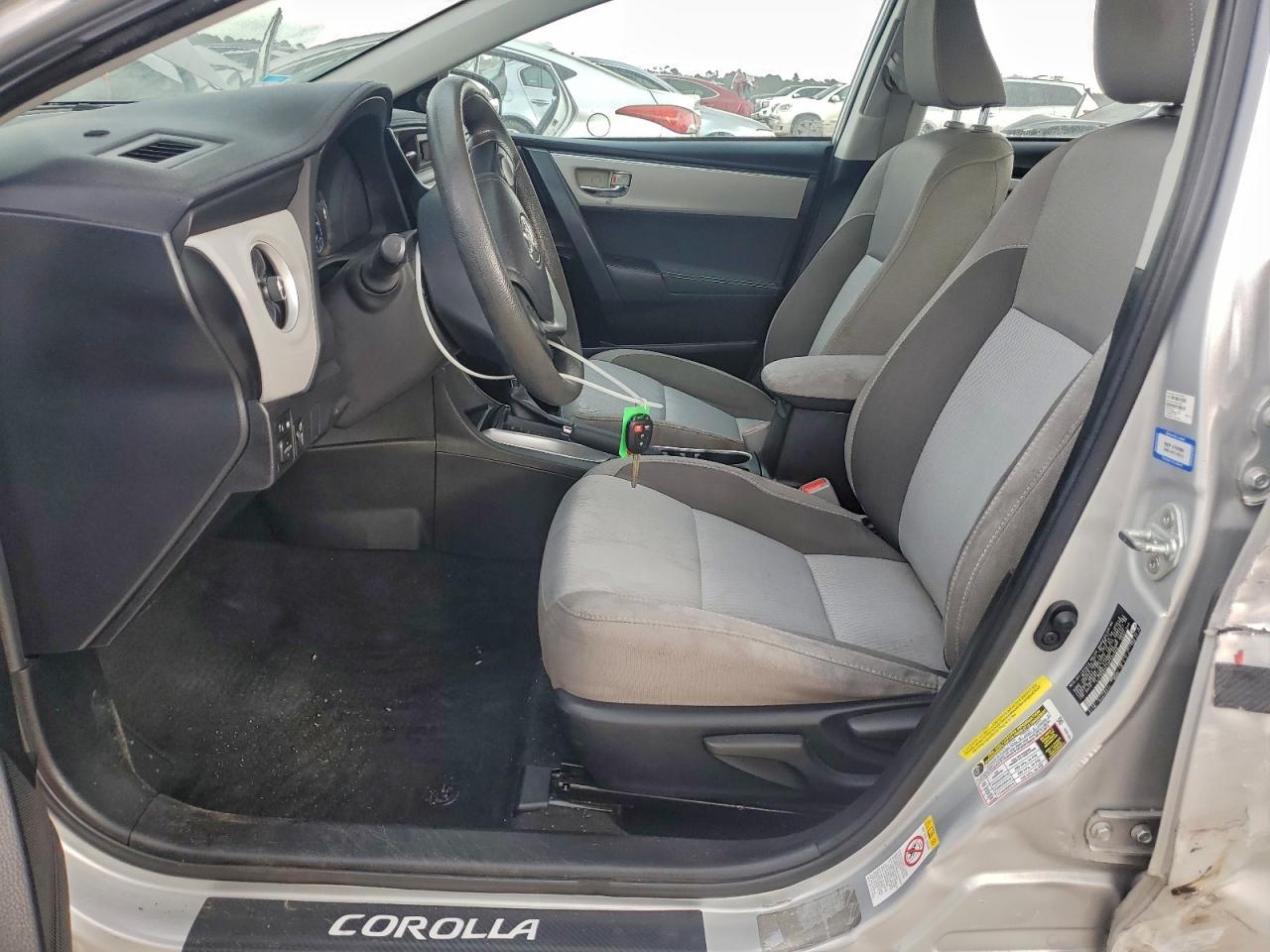 2017 TOYOTA COROLLA L photo 7
