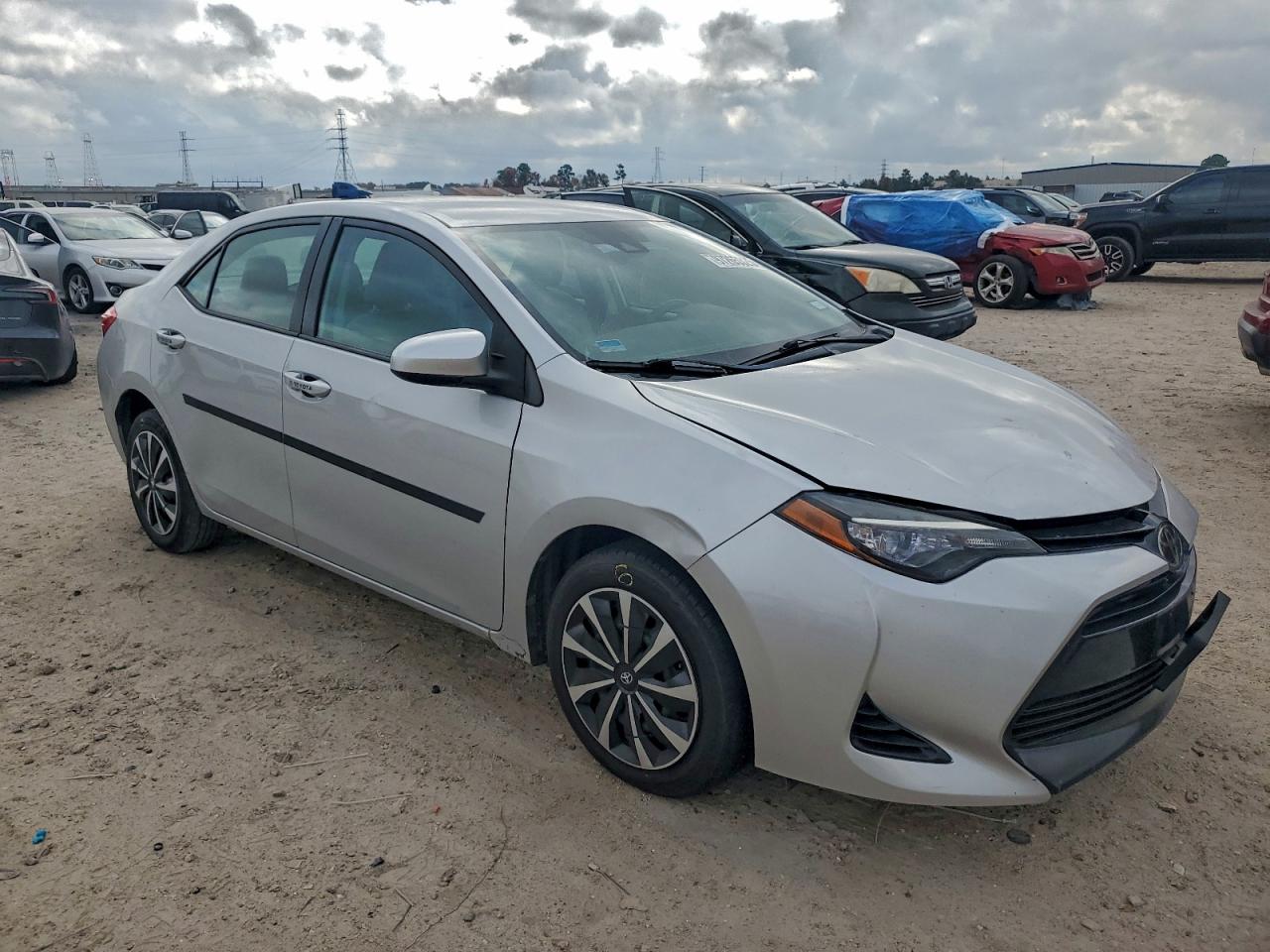 2017 TOYOTA COROLLA L photo 4
