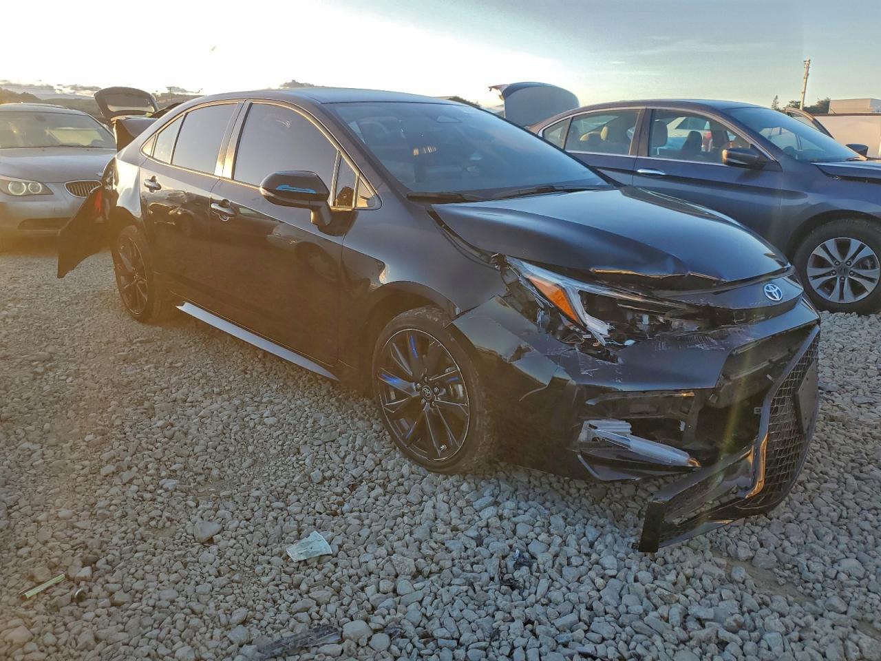 2024 TOYOTA COROLLA LE photo 4