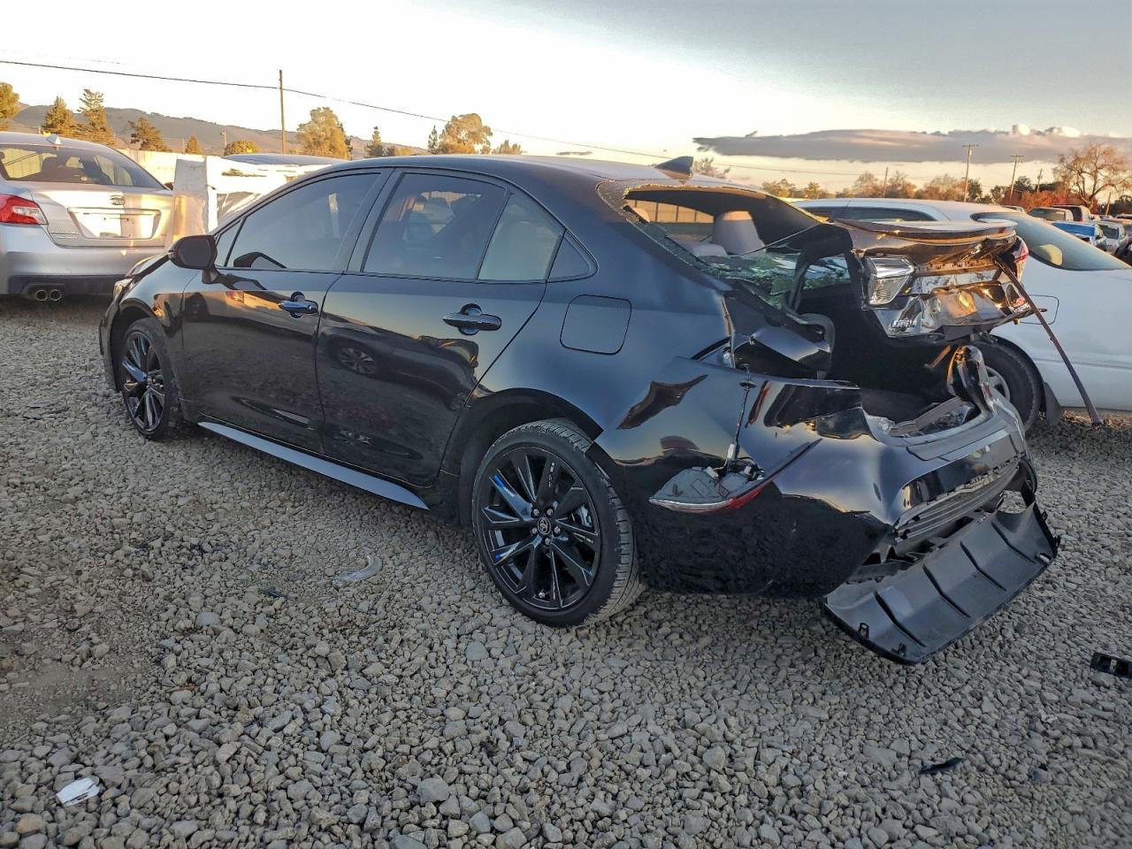 2024 TOYOTA COROLLA LE photo 2