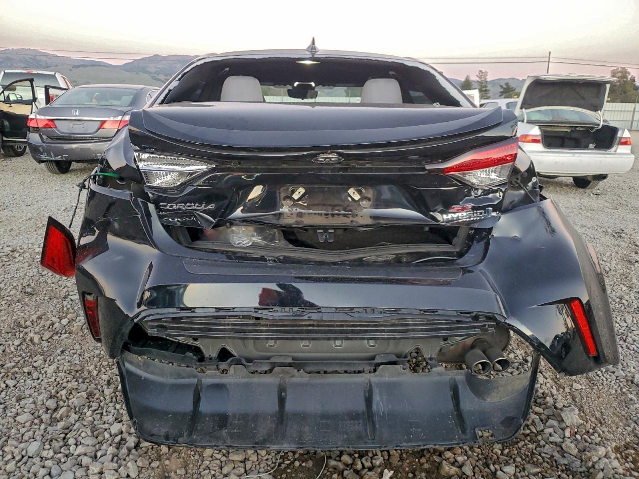 2024 TOYOTA COROLLA LE photo 6