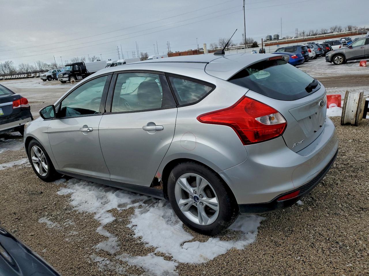 2013 FORD FOCUS SE photo 2