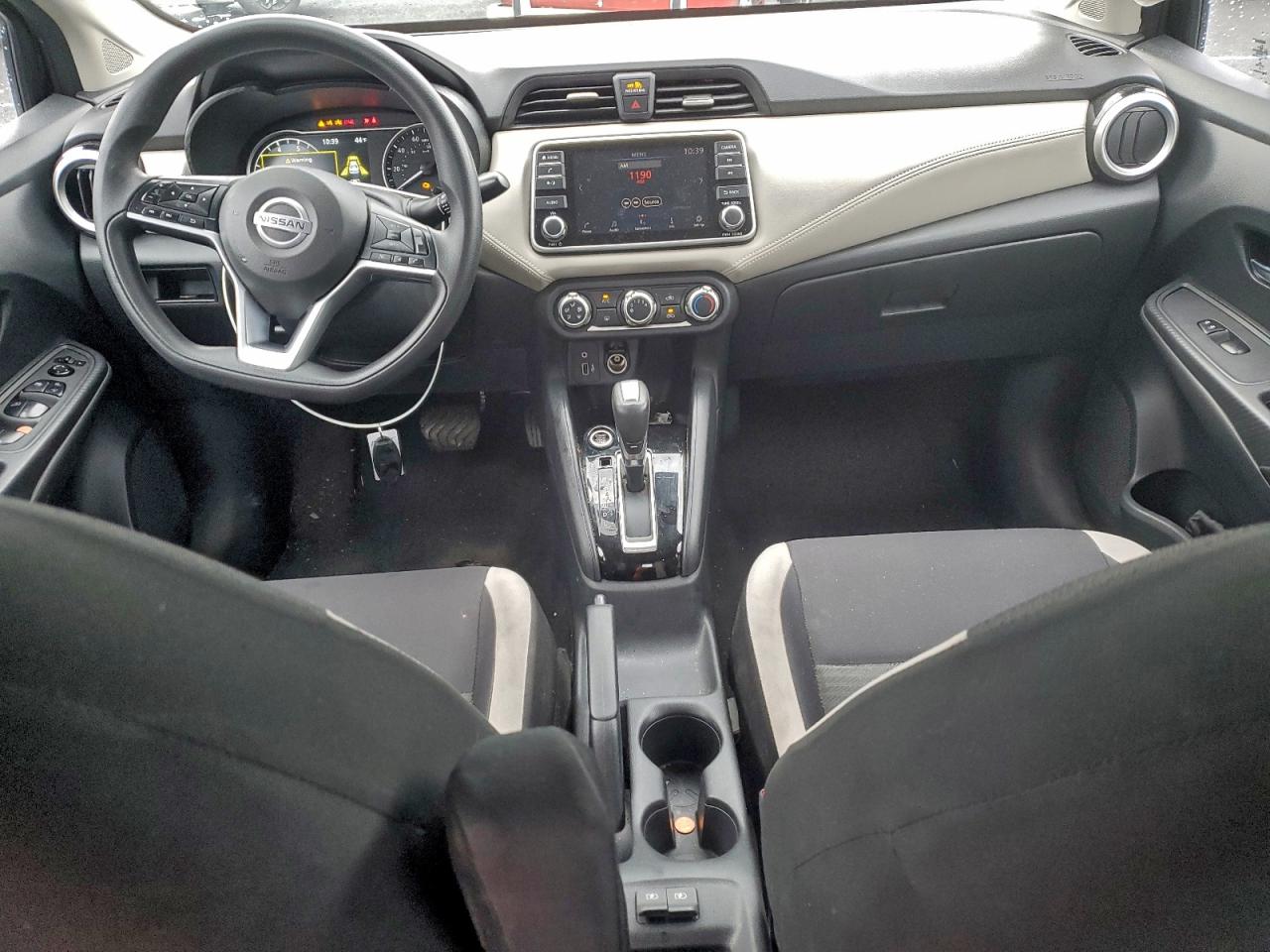 2020 NISSAN VERSA SV photo 15