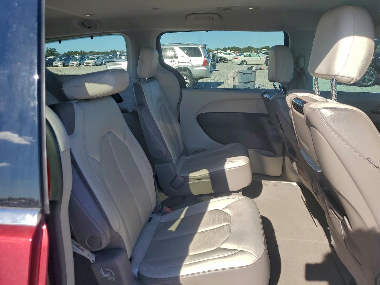 2019 CHRYSLER PACIFICA TOURING L PLUS photo 21