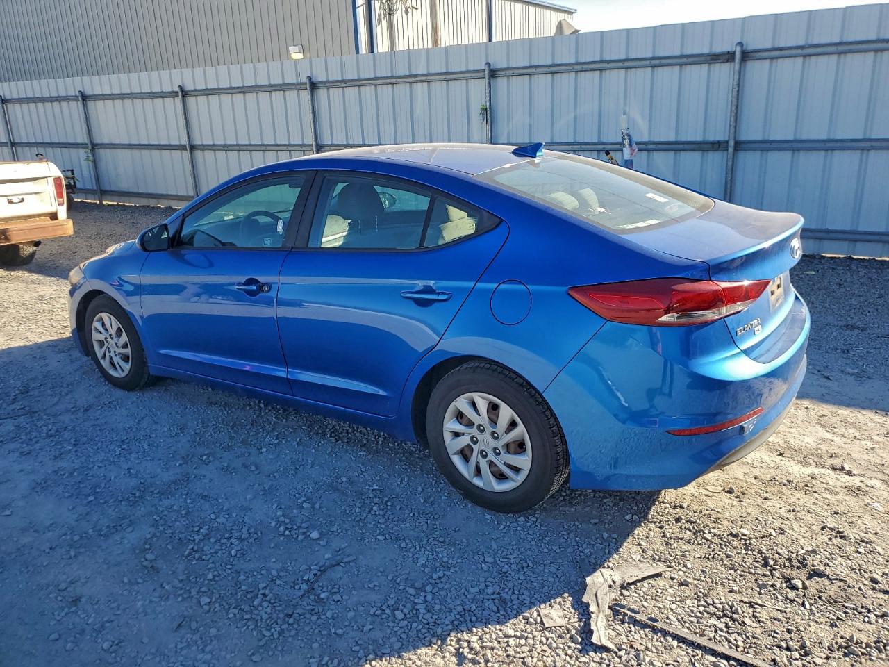 2017 HYUNDAI ELANTRA SE photo 5
