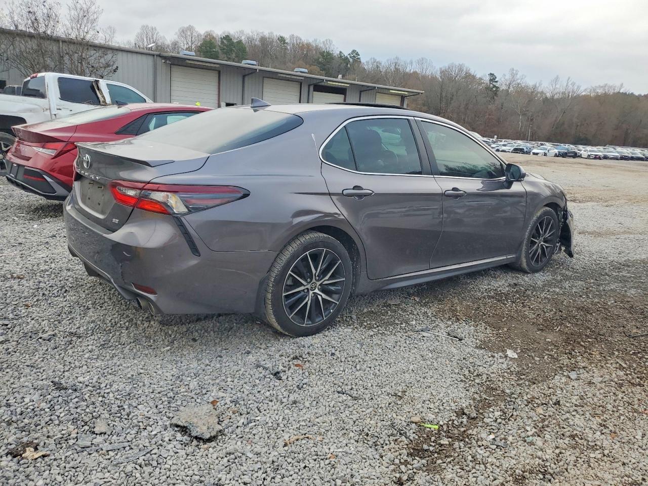 2021 TOYOTA CAMRY SE photo 9