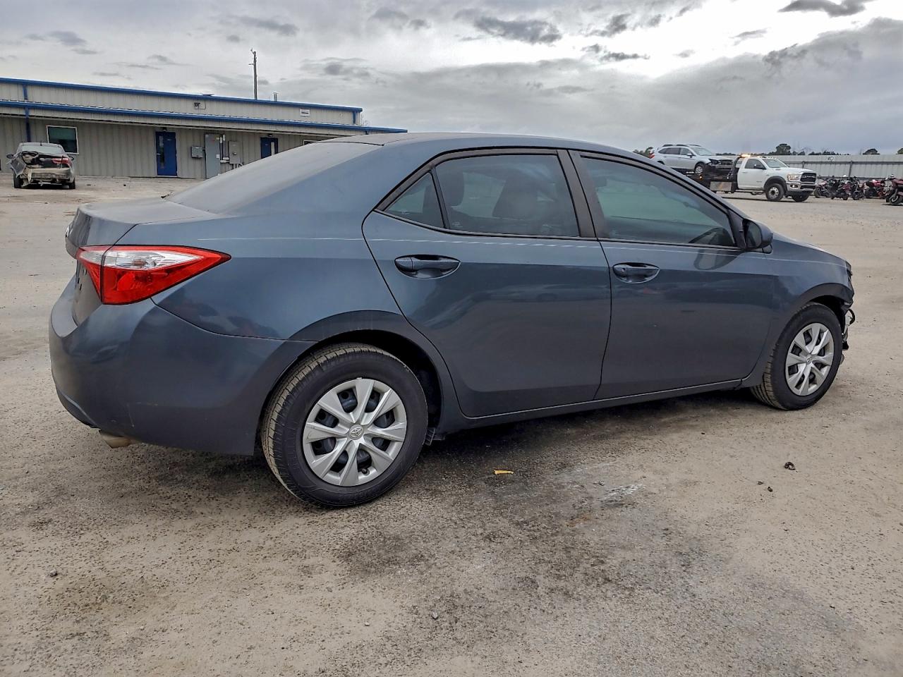 2016 TOYOTA COROLLA L photo 3