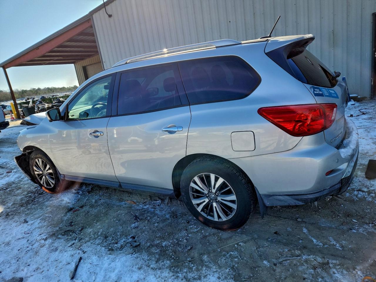 2017 NISSAN PATHFINDER SL photo 3