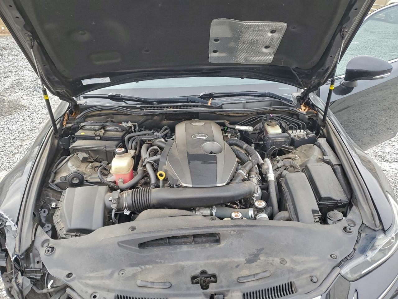 2017 LEXUS IS 200T photo 31
