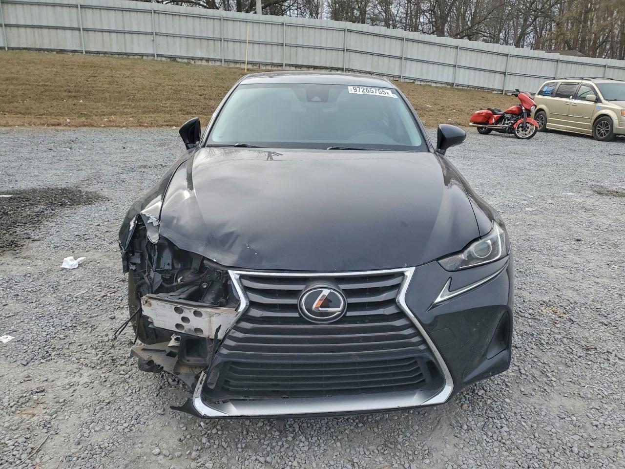 2017 LEXUS IS 200T photo 13