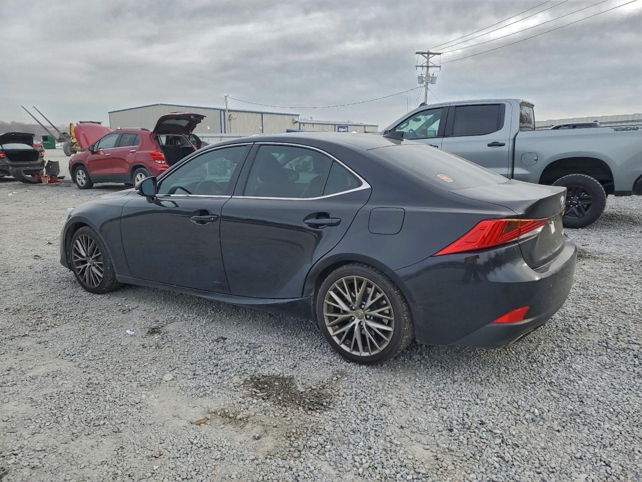 2017 LEXUS IS 200T photo 4