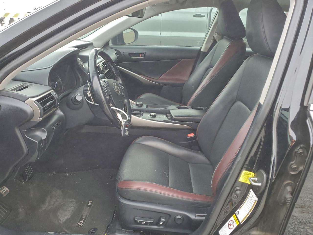 2017 LEXUS IS 200T photo 19