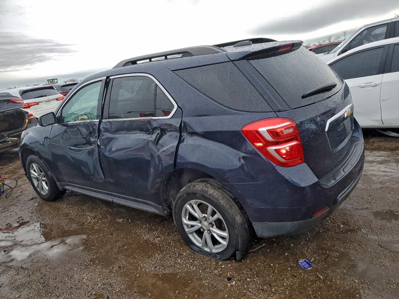 2017 CHEVROLET EQUINOX LT photo 2