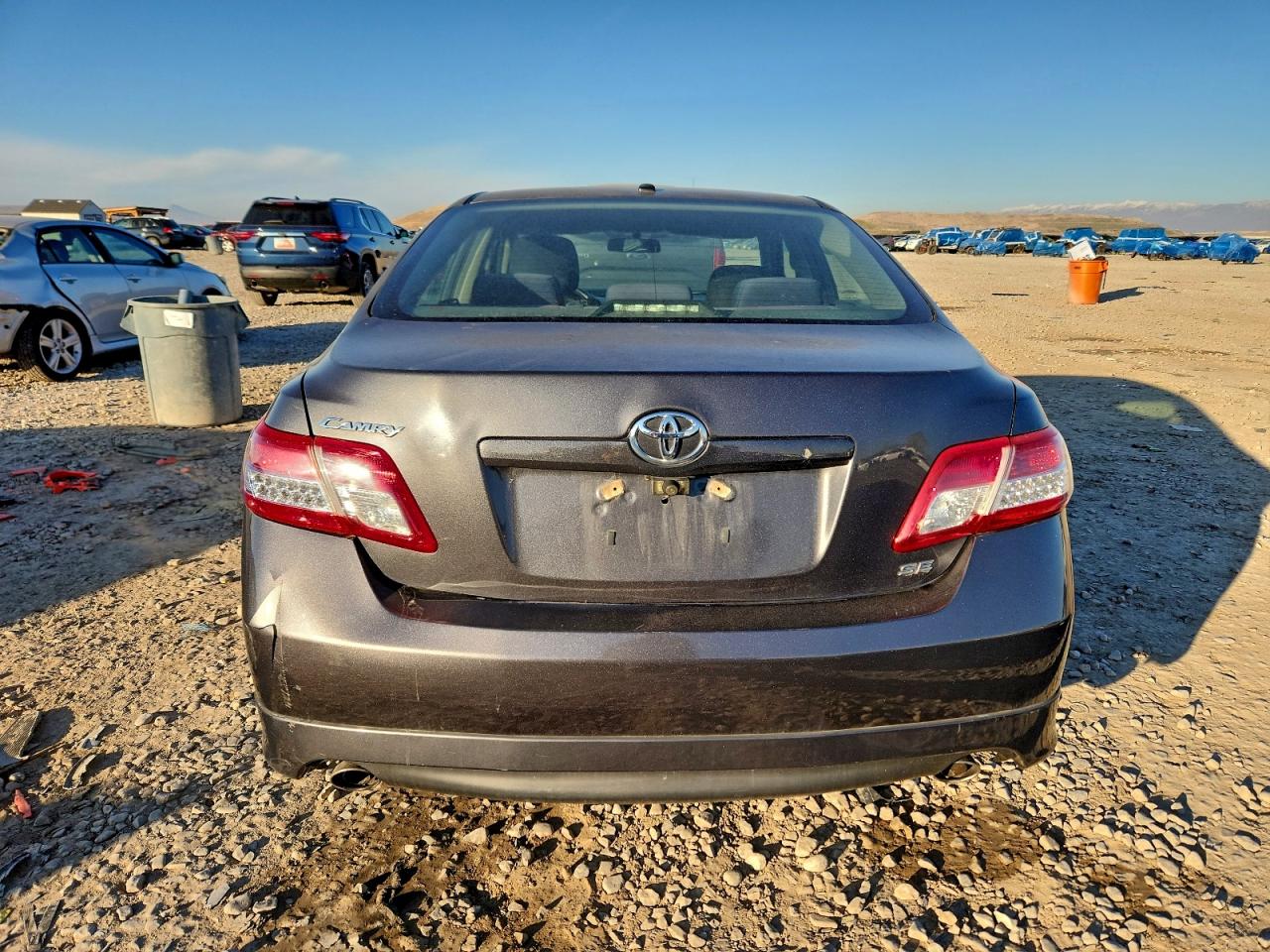 2010 TOYOTA CAMRY BASE photo 6
