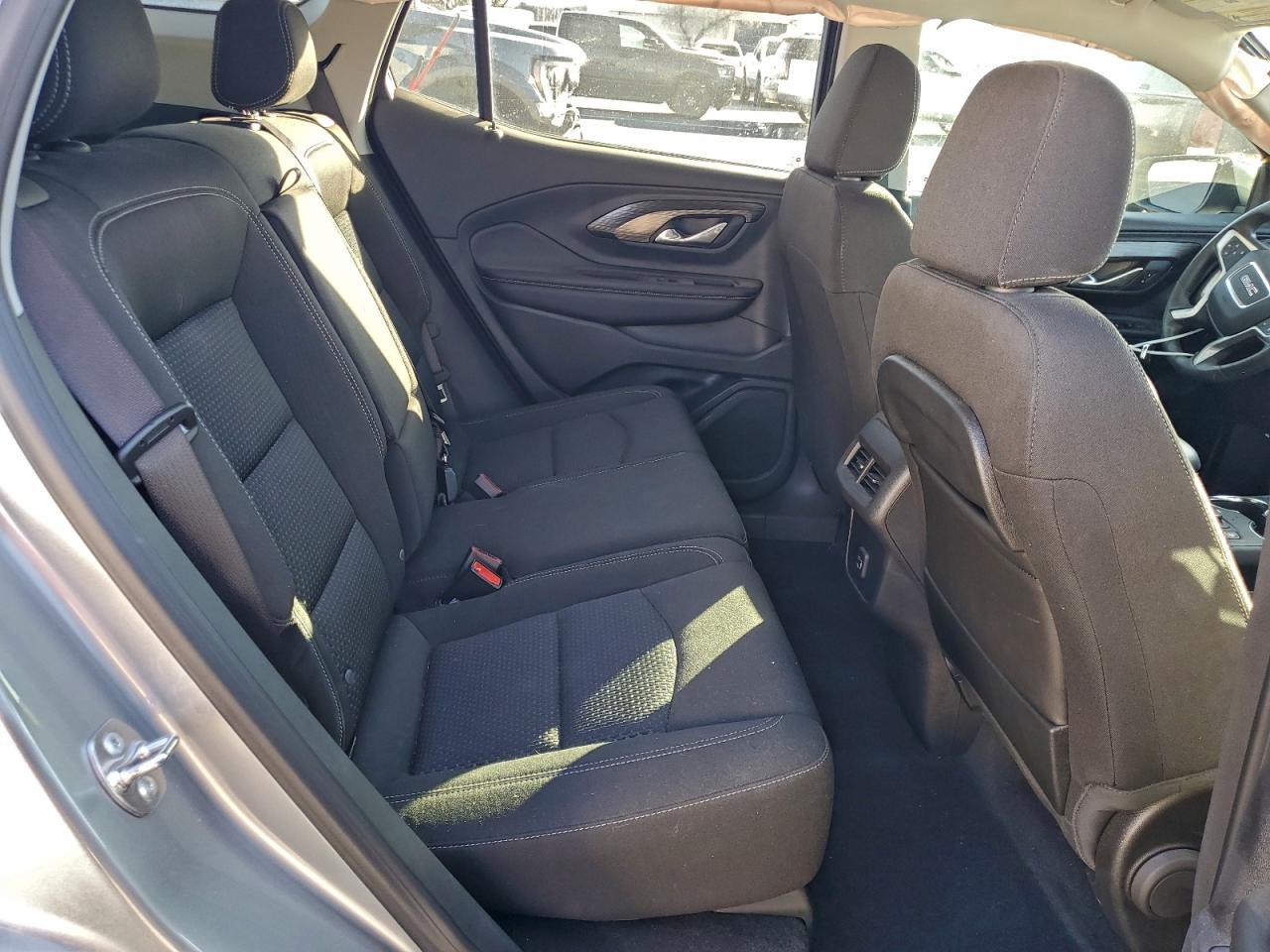 2024 GMC TERRAIN SLE photo 11