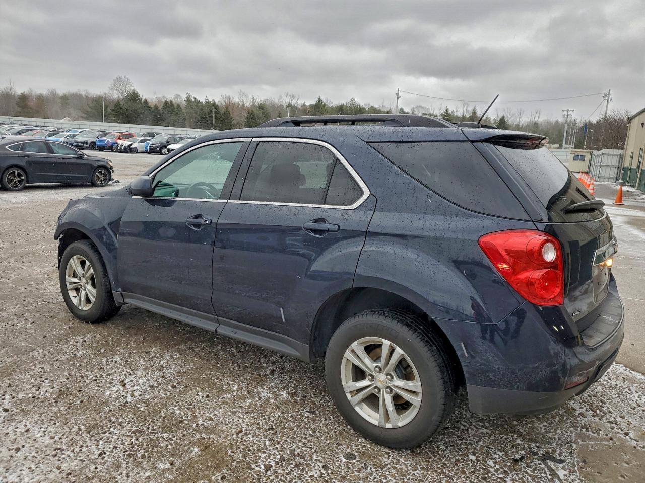 2015 CHEVROLET EQUINOX LT photo 2
