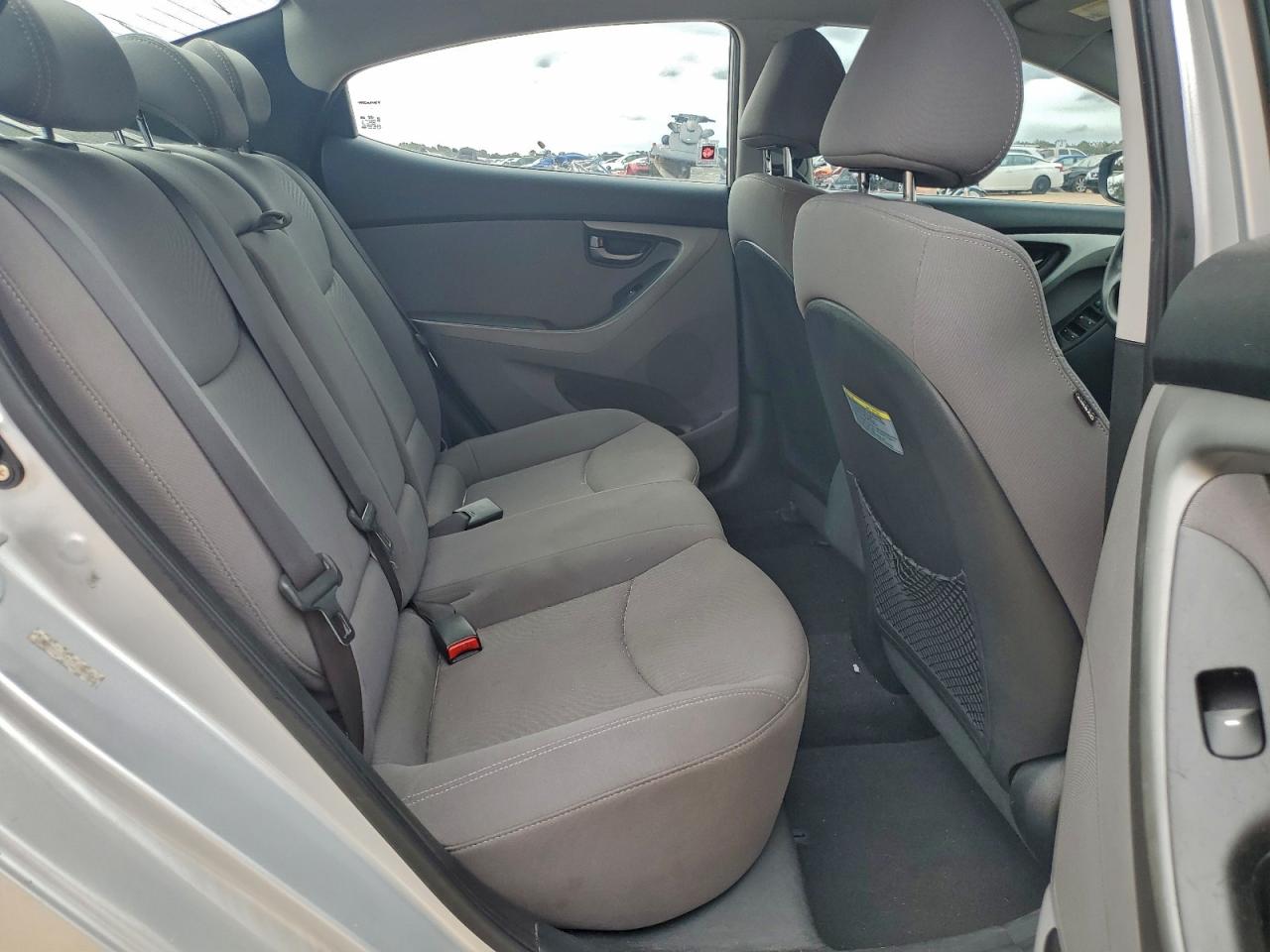 2015 HYUNDAI ELANTRA SE photo 28