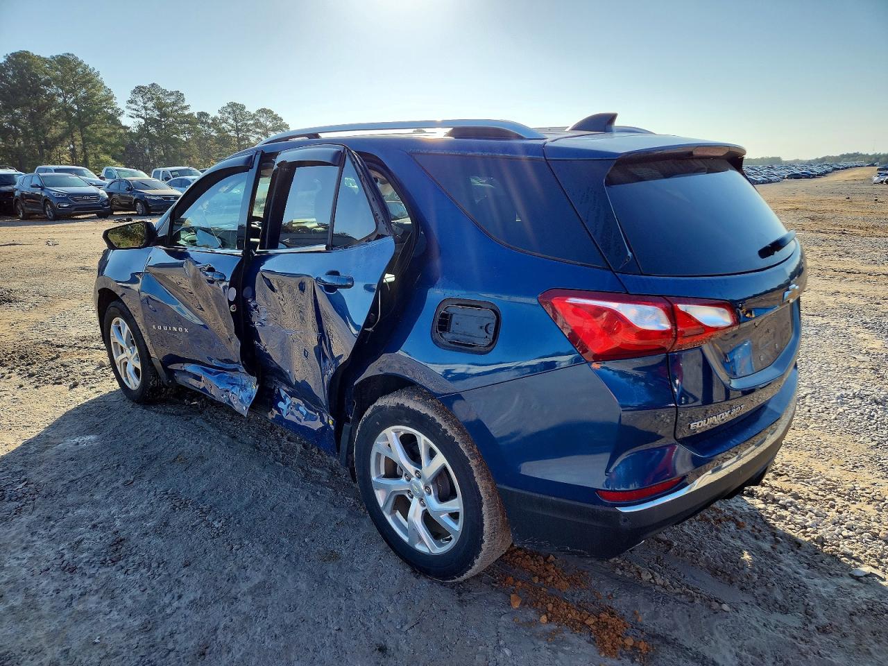 2020 CHEVROLET EQUINOX LT photo 3