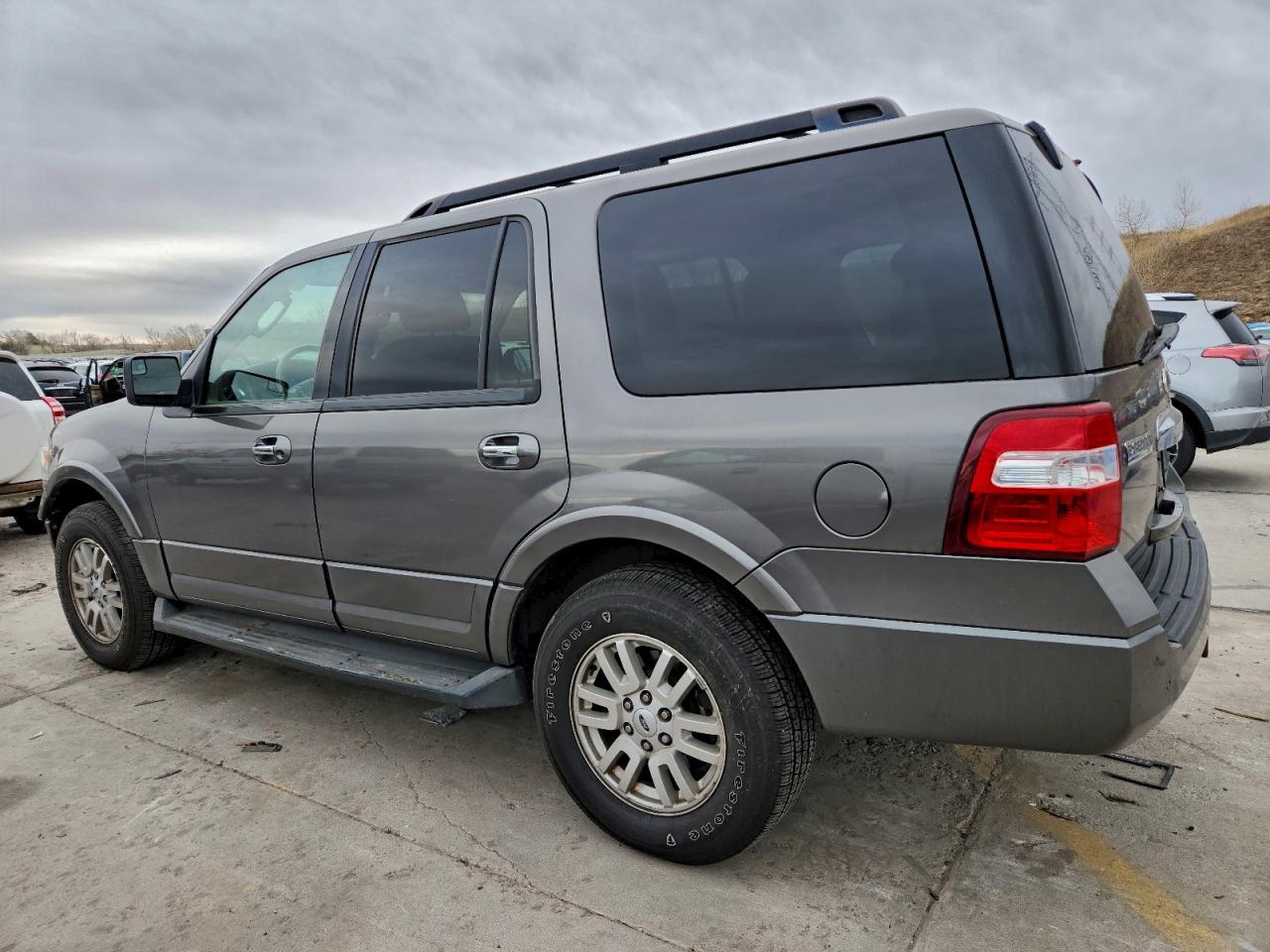 2012 FORD EXPEDITION XLT photo 2