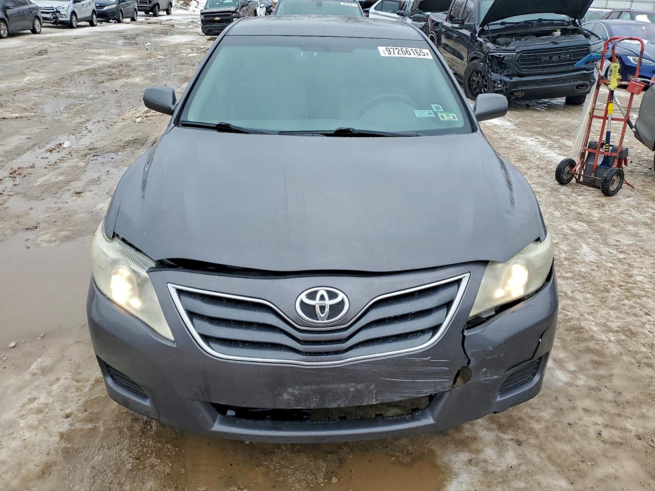 2011 TOYOTA CAMRY BASE photo 9