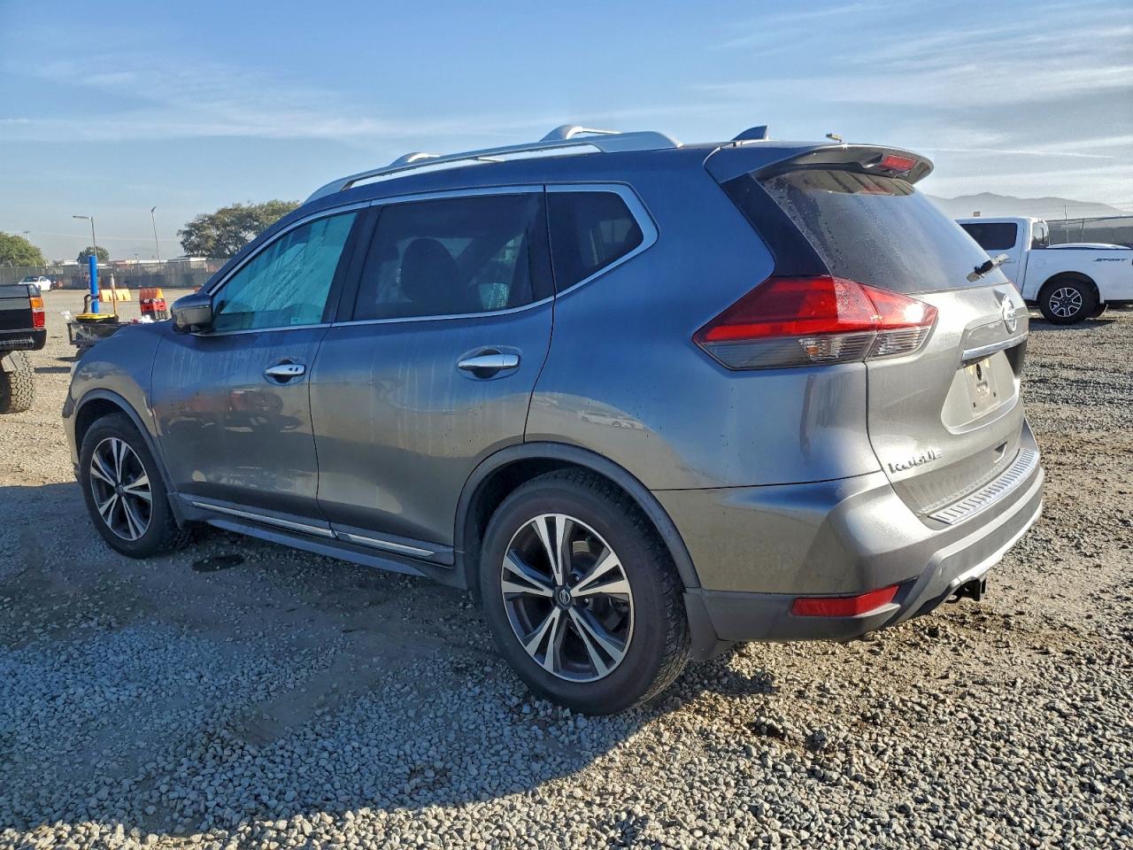 2017 NISSAN ROGUE S photo 2