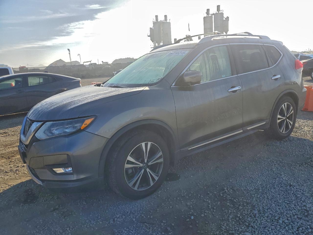 2017 NISSAN ROGUE