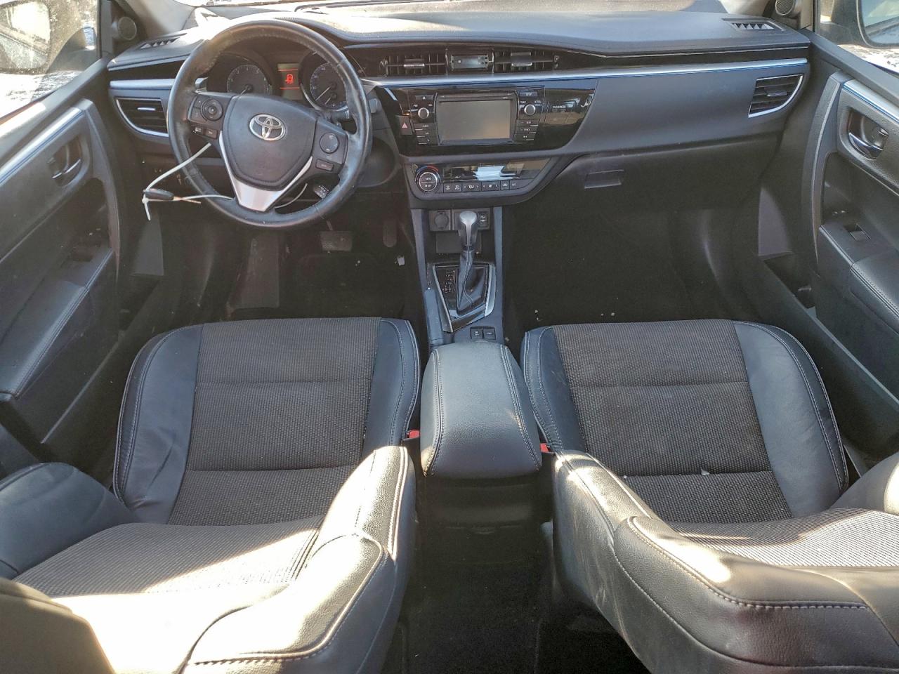 2015 TOYOTA COROLLA L photo 8