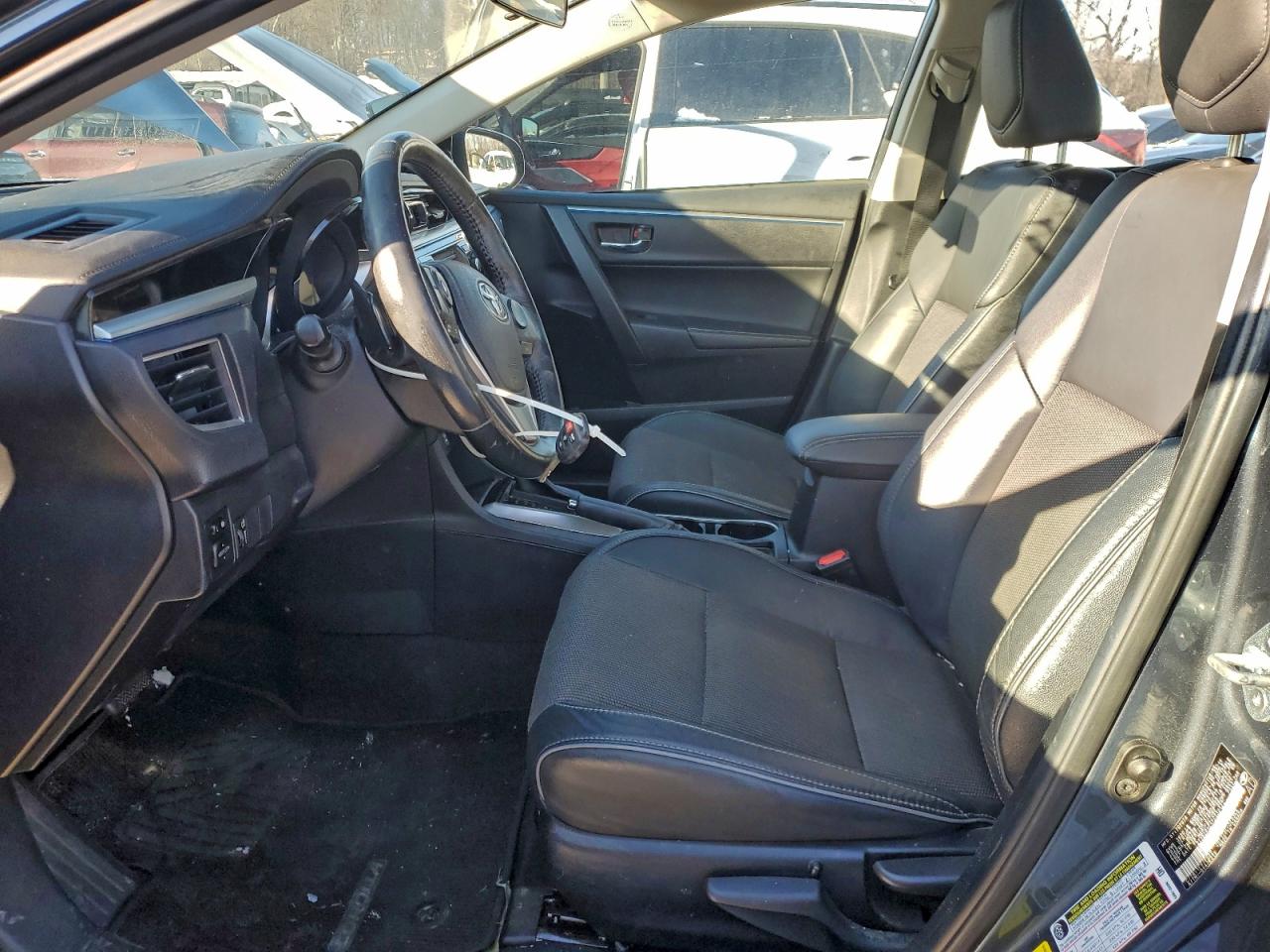 2015 TOYOTA COROLLA L photo 7