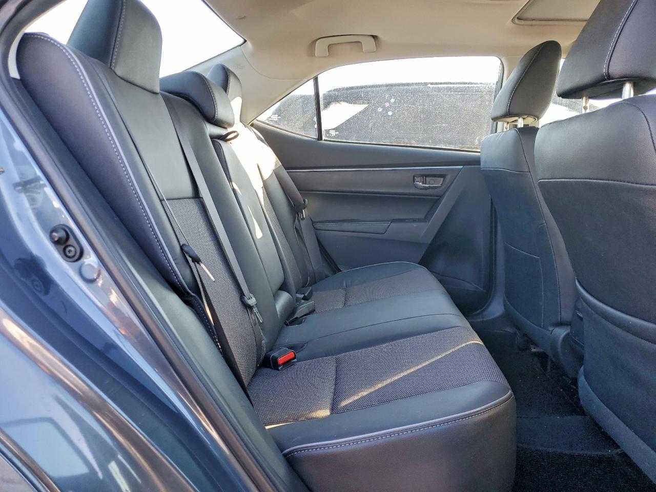 2015 TOYOTA COROLLA L photo 10