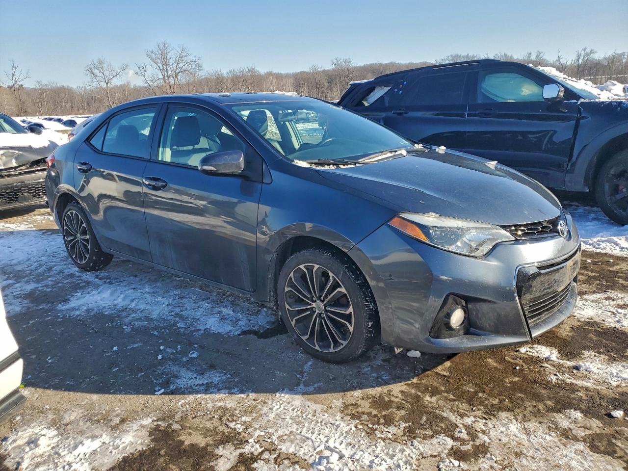 2015 TOYOTA COROLLA L photo 4