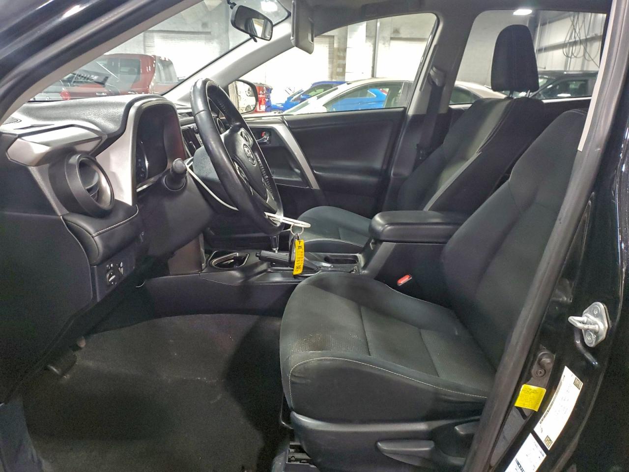 2016 TOYOTA RAV4 HV XLE photo 7