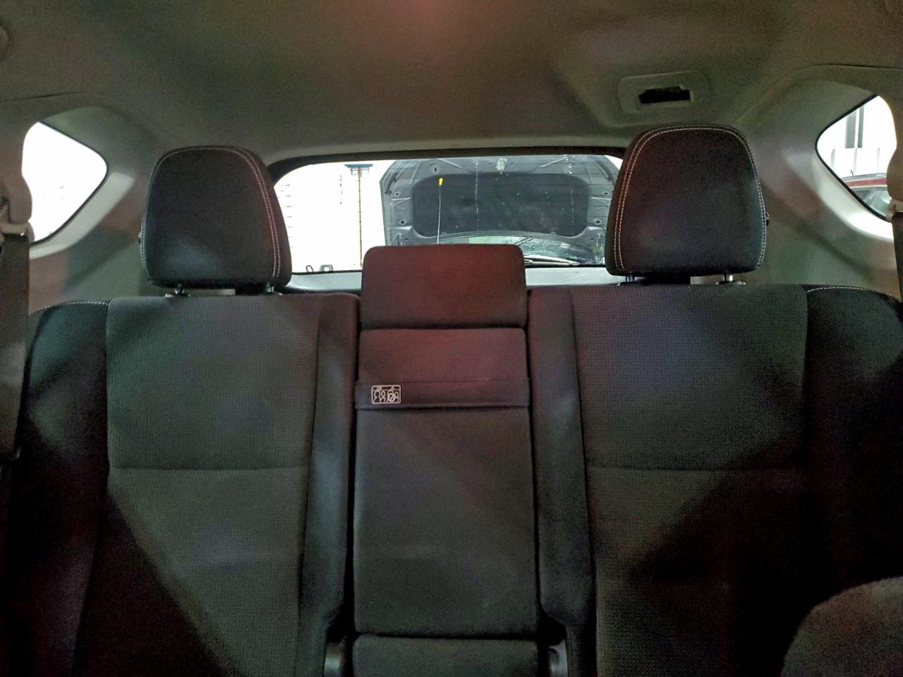 2016 TOYOTA RAV4 HV XLE photo 10