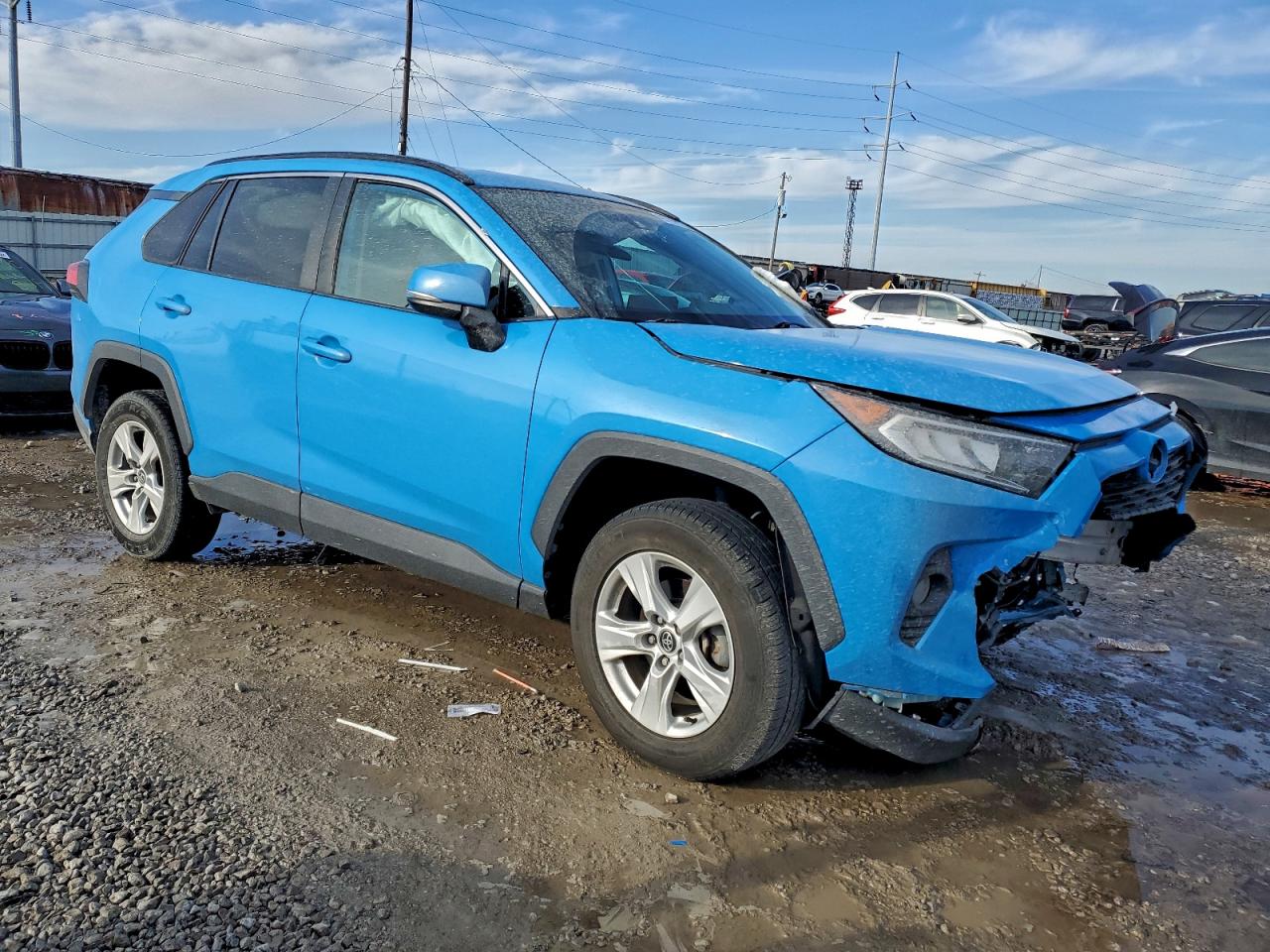 2021 TOYOTA RAV4 XLE photo 4