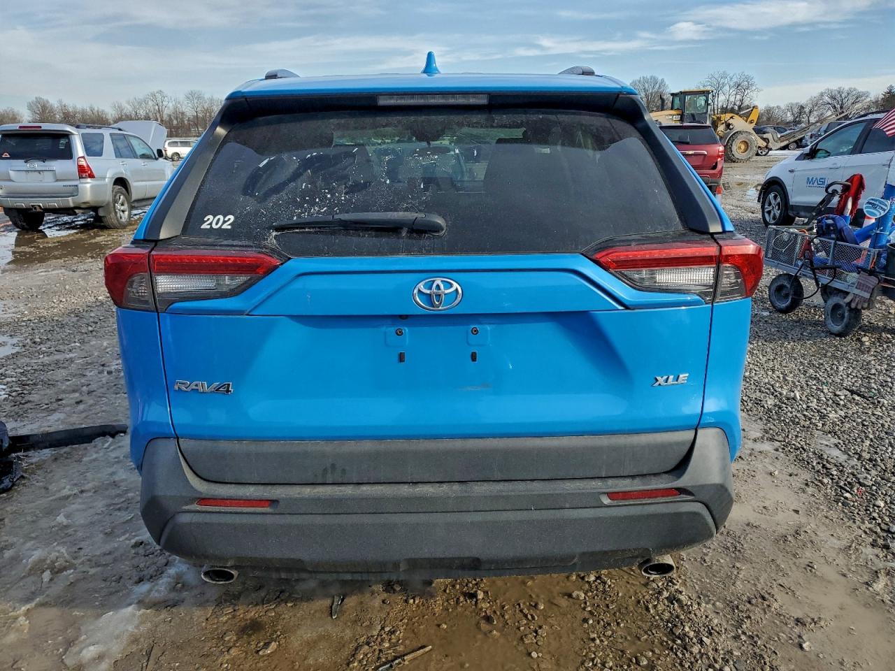 2021 TOYOTA RAV4 XLE photo 6