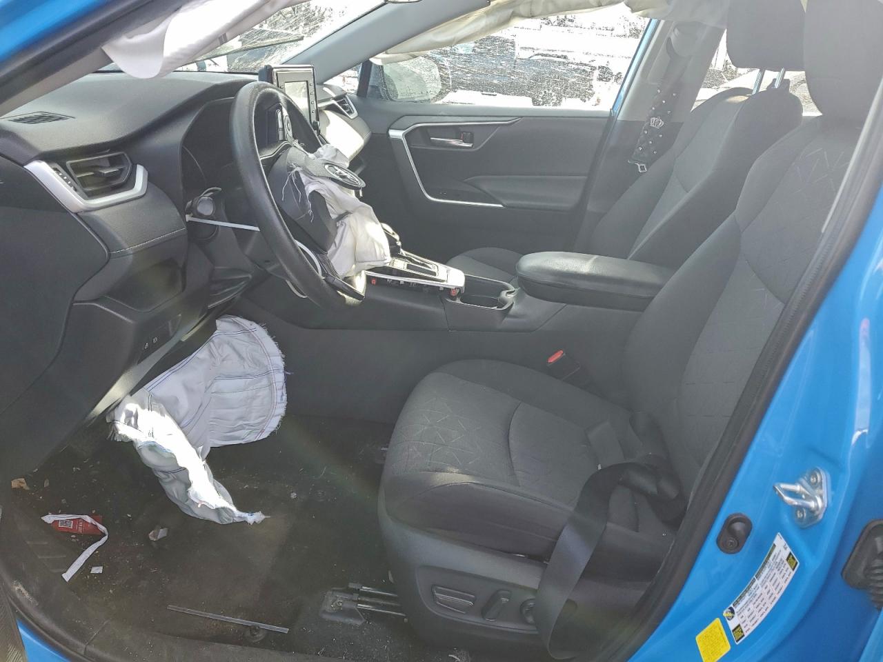 2021 TOYOTA RAV4 XLE photo 7