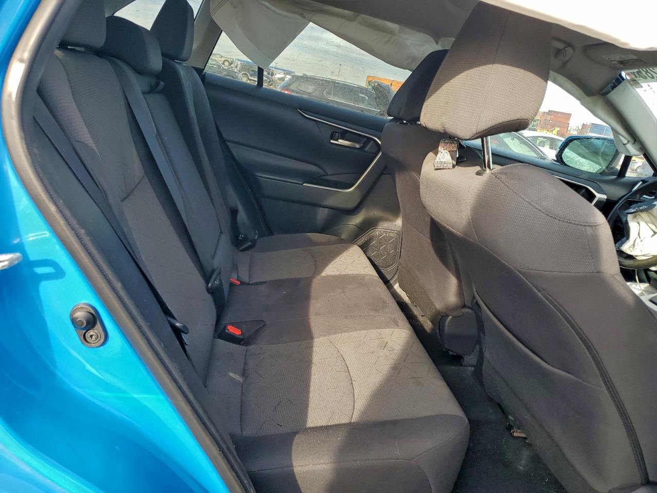2021 TOYOTA RAV4 XLE photo 11