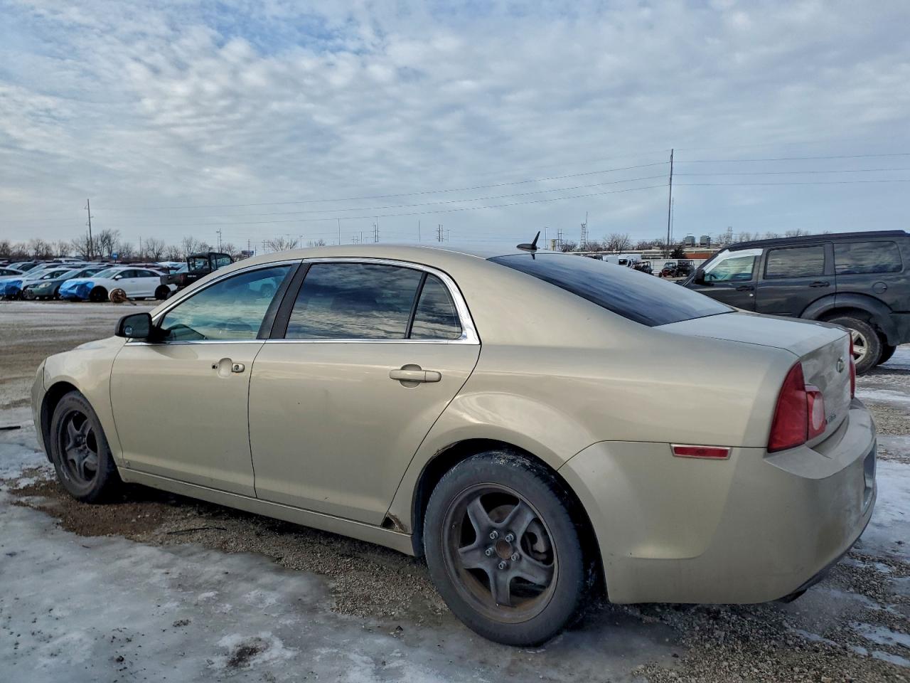 2009 CHEVROLET MALIBU LS photo 4